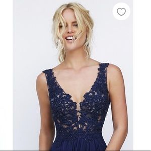 NEW Sherri Hill Long V-Neck Embroidered Dress